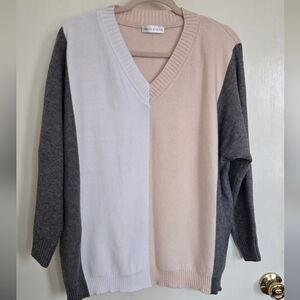 Hazel And Olive Women's V-Neck Color Block Sweater